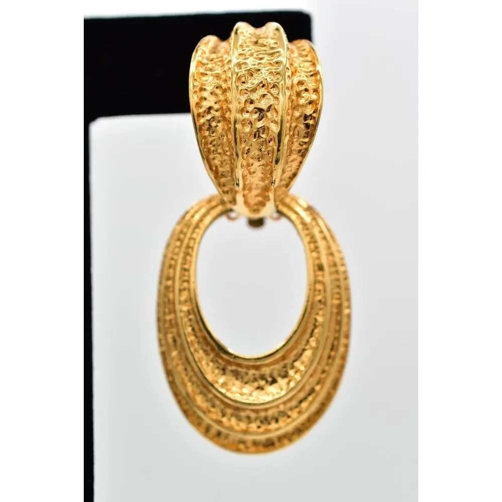 Avon Vintage Chunky Clip On Earrings Textured Dangle Gold Knocker Signed BinBK